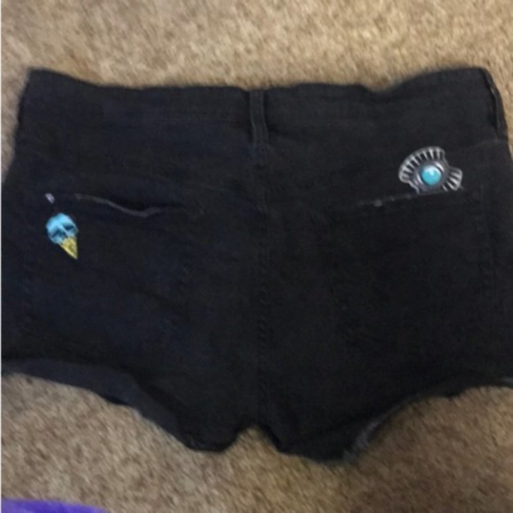 Hot Topic Blackheart High Rose Patch Short… - Picture 5 of 6